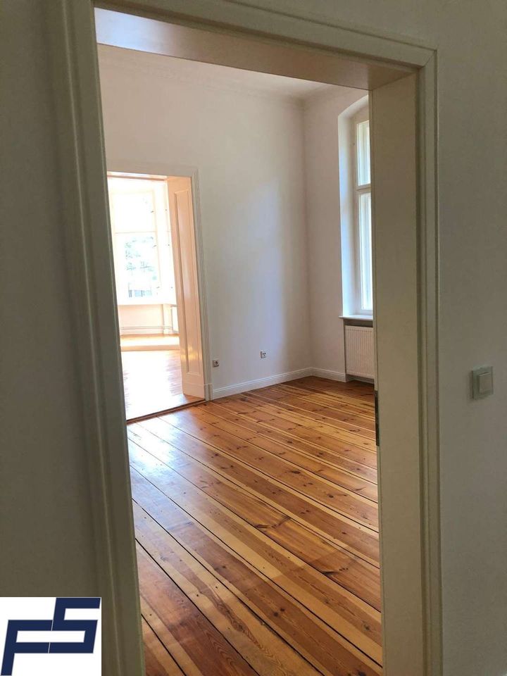 Blick von Zimmer 4 in Zimmer 3