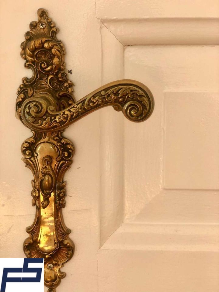 Historische Türbeschläge